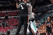 8868体育-DPOY！文班系列赛送出22记盖帽，而森林狼面对他仅命中19球